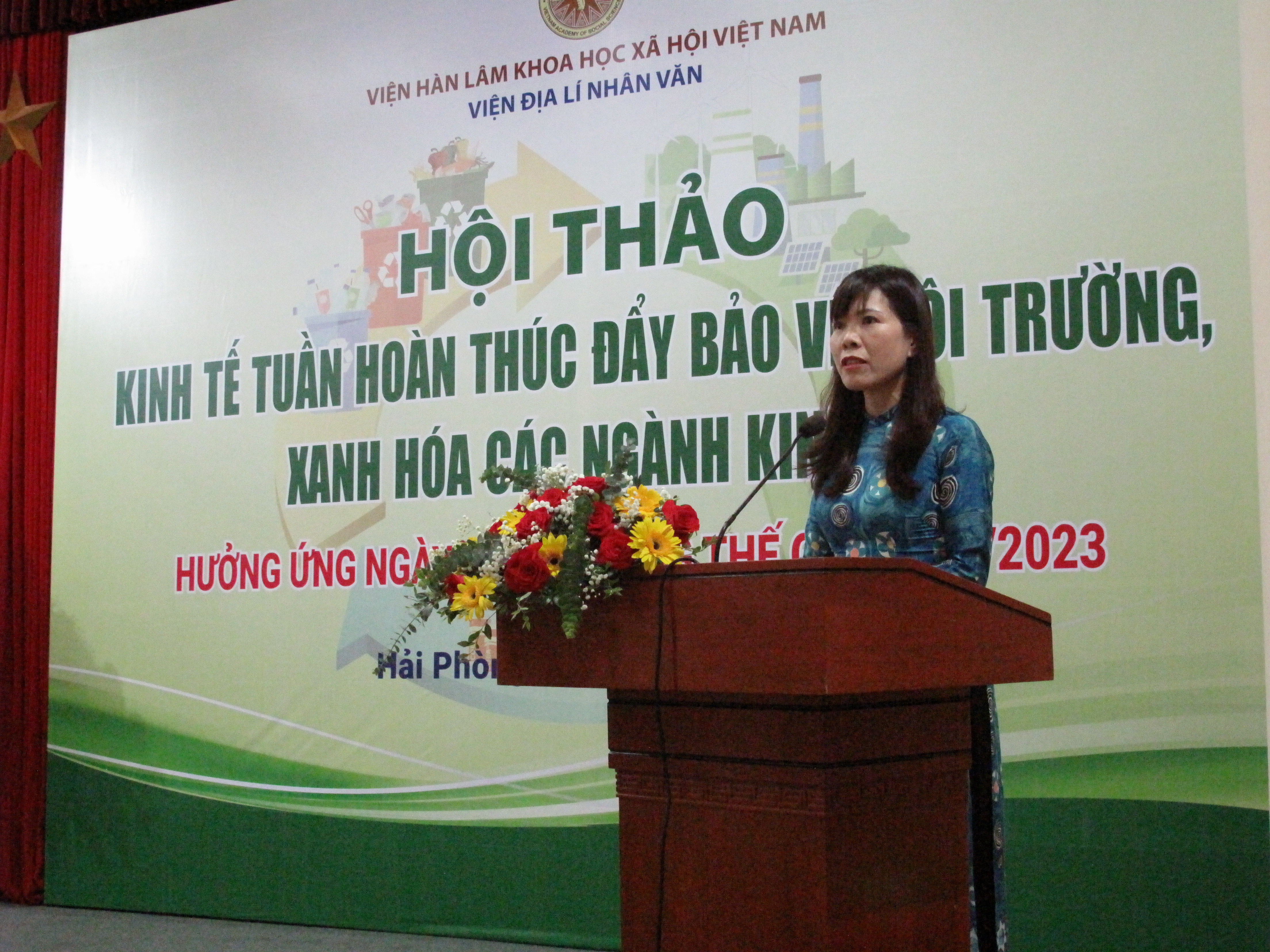 TS. Nguyễn Song Tùng - Viện trưởng Viện Địa lí phát biểu khai mạc.