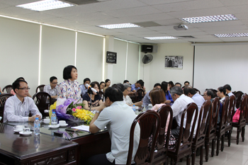 Tân Phó Viện trưởng TS. Nguyễn Thị Thanh Bình <br> phát biểu nhận nhiệm vụ tại buổi lễ
