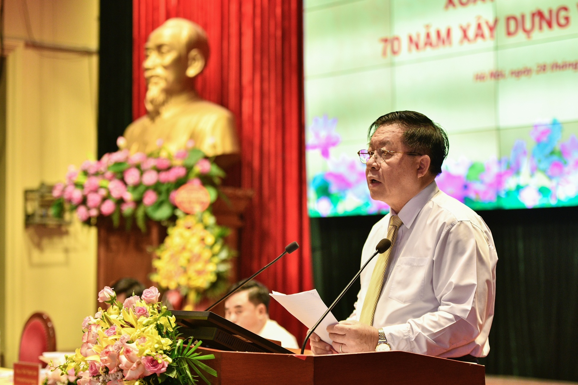 Trưởng ban Tuyên giáo Trung ương Nguyễn Trọng Nghĩa nhấn mạnh vai trò, tầm quan trọng của sách tại hội thảo kỷ niệm 70 năm ngày truyền thống ngành xuất bản.