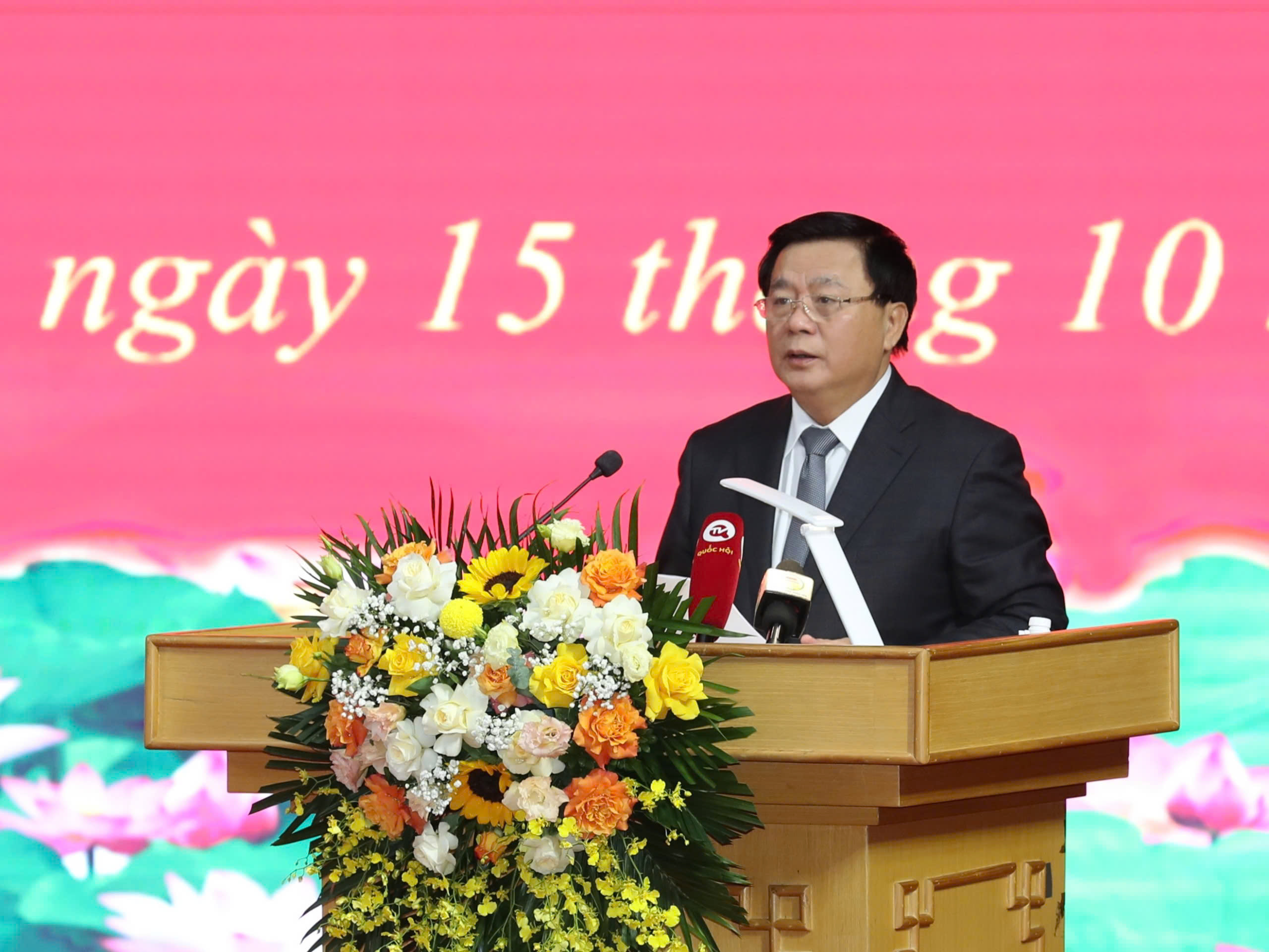 Đồng chí Nguyễn Xuân Thắng, Ủy viên Bộ Chính trị, Giám đốc Học viện Chính trị Quốc gia Hồ Chí Minh, Chủ tịch Hội đồng Lý luận Trung ương phát biểu khai mạc và đề dẫn tại hội thảo
