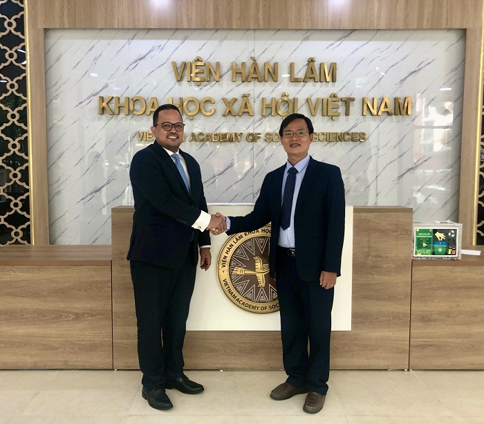 TS. Nguyễn Cao Đức - Phó Viện trưởng Phụ trách và Ngài Jaime Francisco Rodriguez - Đại sứ Đặc mệnh toàn quyền nước Cộng hòa Dominicana tại Việt Nam