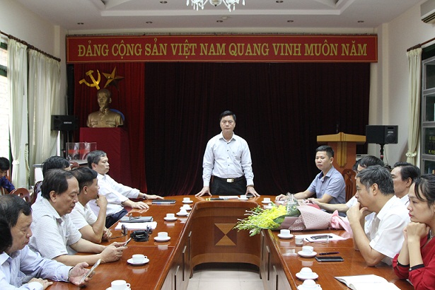 <br>GS.TS. Phạm Văn Đức phát biểu giao nhiệm vụ tại buổi lễ