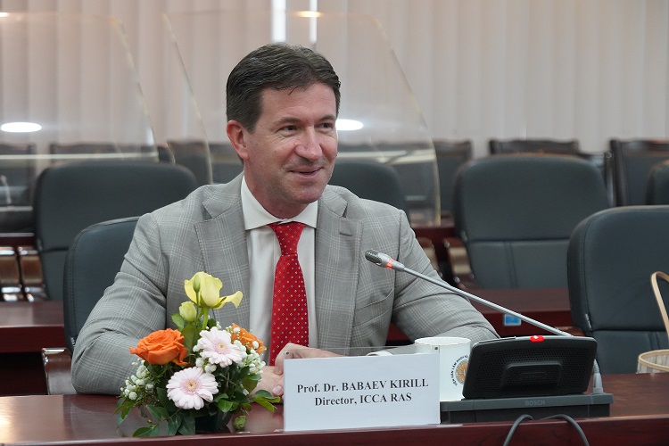 GS.TS. Babaev Kirill, Viện trưởng Viện trưởng Viện Trung Quốc và Châu Á đương đại tại buổi làm việc