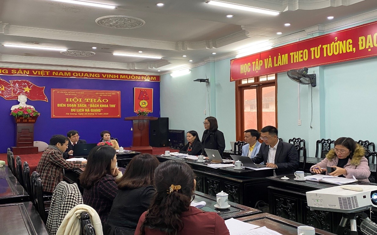 Các đại biểu tham dự Hội thảo và đóng góp ý kiến cho việc Biên soạn Bách khoa thư Du lịch Hà Giang