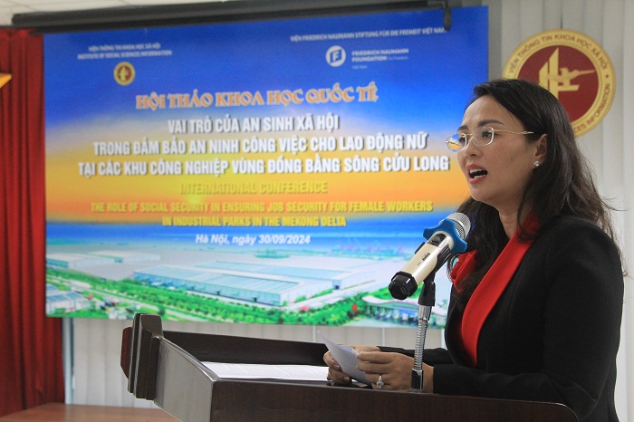 Bà Lê Thị Sương Mai, Chủ tịch Liên đoàn Lao động thành phố Cần Thơ phát biểu tại Hội thảo