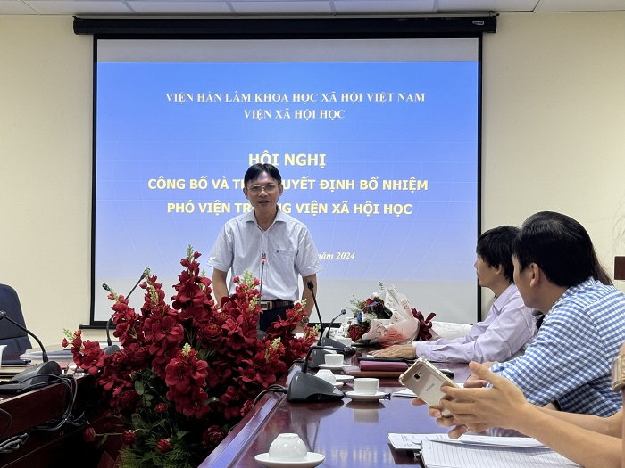 Phó Chủ tịch Nguyễn Đức Minh phát biểu giao nhiệm vụ cho PGS.TS. Nguyễn Đức Chiện tại Hội nghị