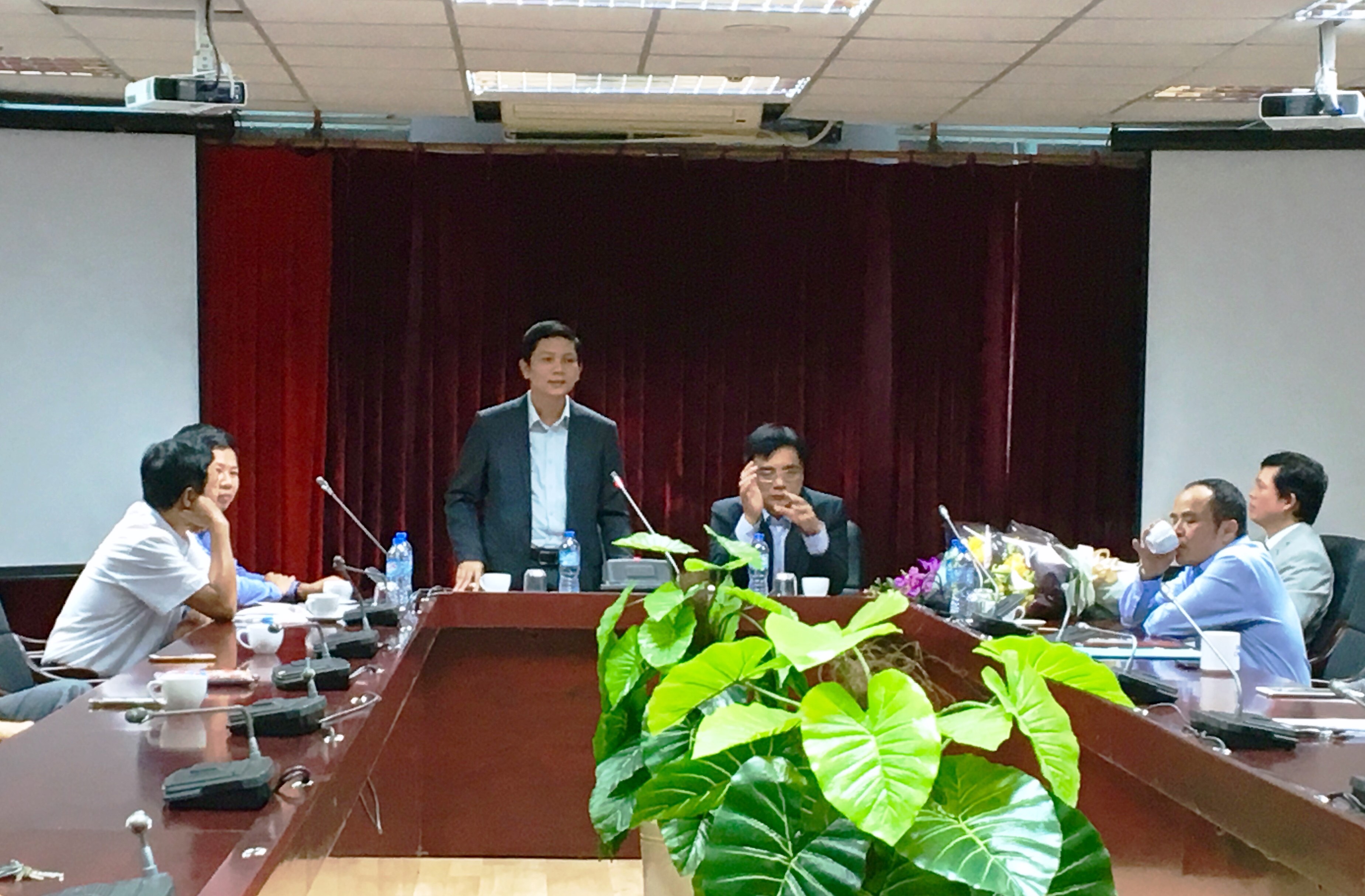 PGS.TS. Bùi Nhật Quang phát biểu giao nhiệm vụ tại buổi lễ