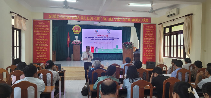 Báo cáo viên chia sẻ tại Hội nghị
