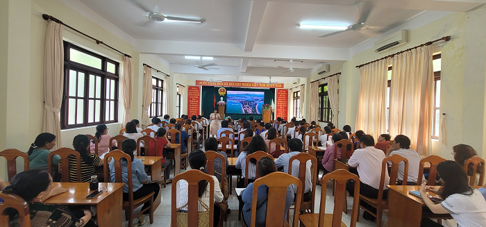 Cán bộ và nhân dân huyện đảo Phú Quý tham dự
