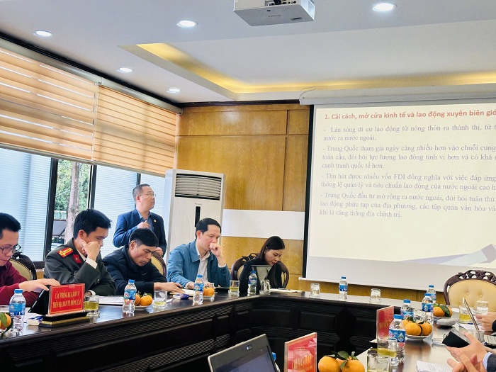 TS. Đặng Thái Bình, Viện Nghiên cứu Tây Á, Nam Á và Châu Phi trình bày bài tham luận