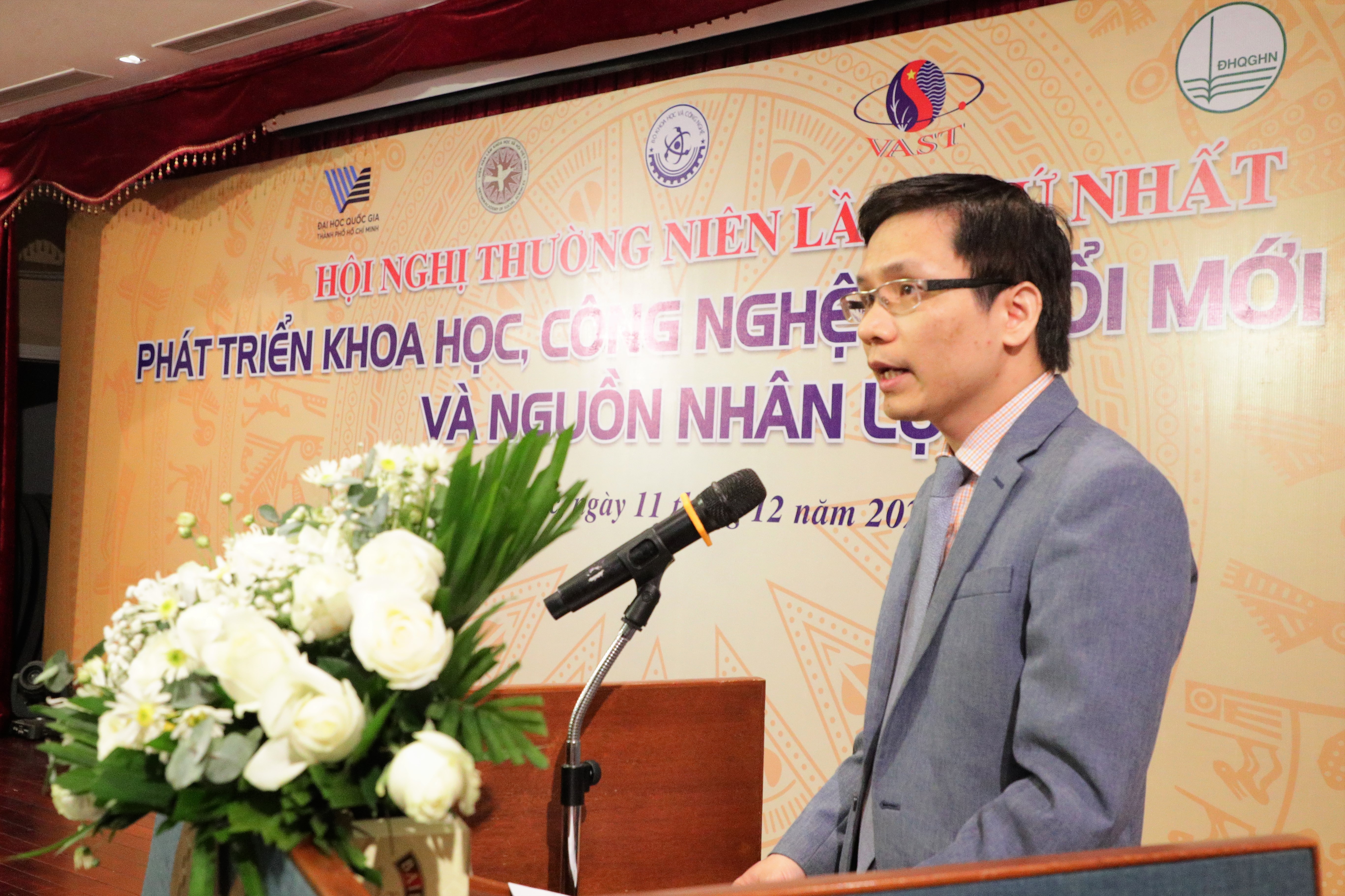 PGS.TS. Nguyễn Xuân Trung, Viện trưởng Viện nghiên cứu châu Mỹ, Viện Hàn lâm Khoa học xã hội Việt Nam phát biểu tại Hội nghị