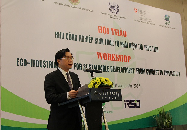 Ông Trần Duy Đông, Vụ trưởng Vụ Quản lý các Khu Kinh tế,<br>Bộ Kế hoạch và Đầu tư phát biểu khai mạc tại Hội thảo