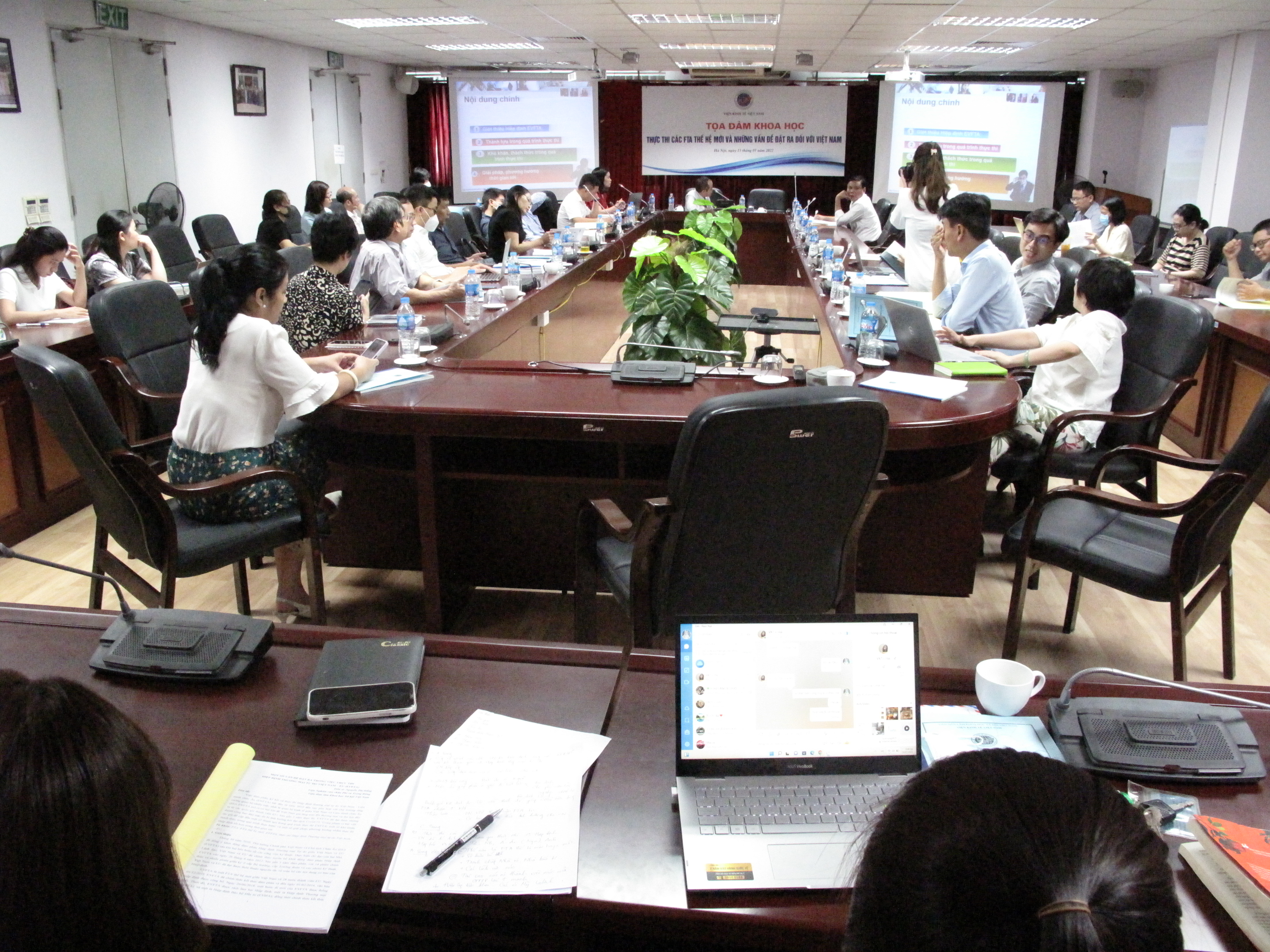 Quang cảnh Tọa Đàm