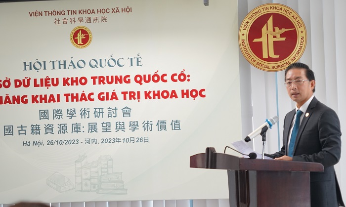 PGS.TS. Vũ Hùng Cường, Viện trưởng Viện Thông tin Khoa học xã hội phát biểu tại Hội thảo