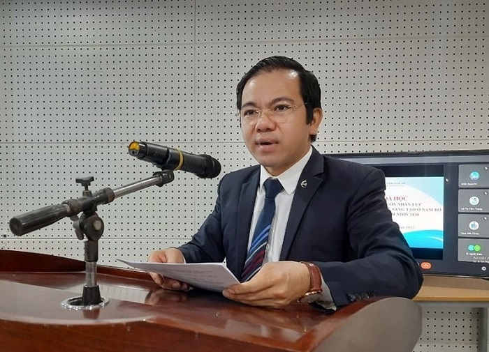 PGS.TS Vũ Tuấn Hưng chia sẻ với Hội thảo